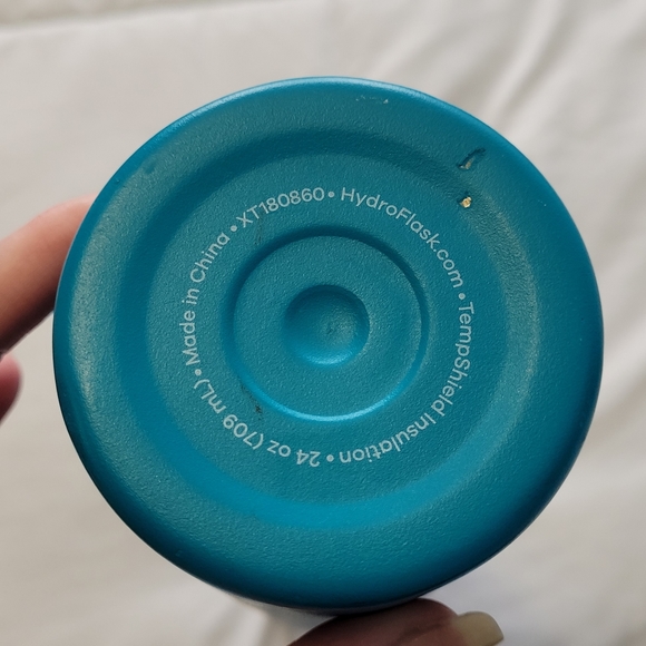 ⭐4/$10⭐ Blue Hydro Flask water bottle - Picture 3 of 6